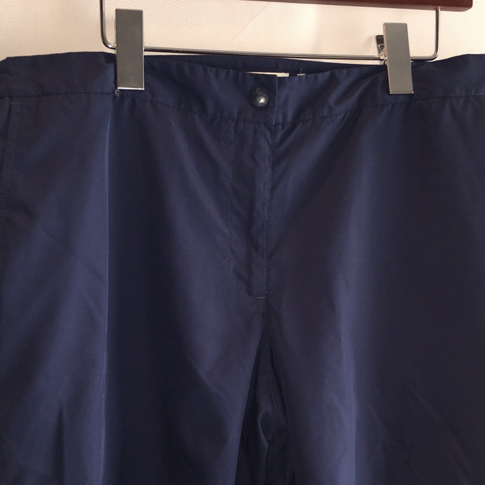 Liz Golf “Sloane” Navy Bermuda Shorts – Size 14